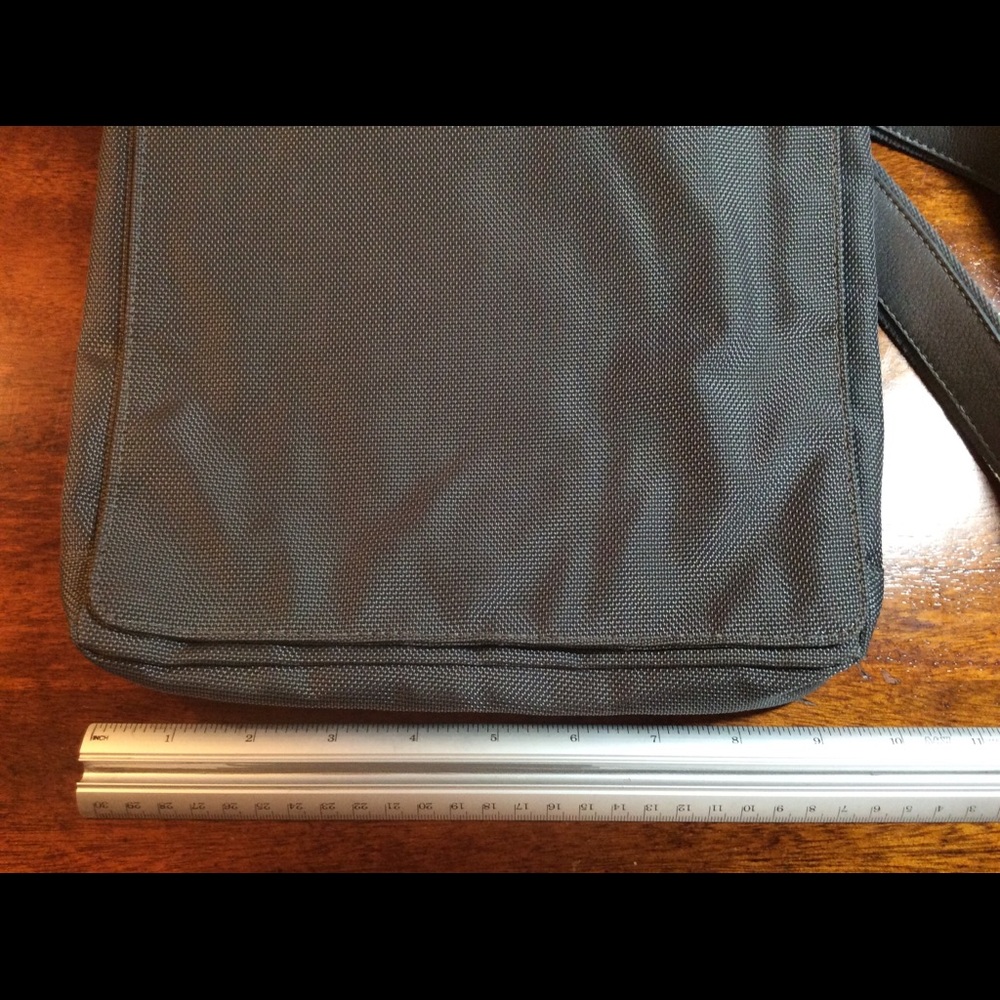 Donald J Pliner Cross body bag - Picture 4 of 5